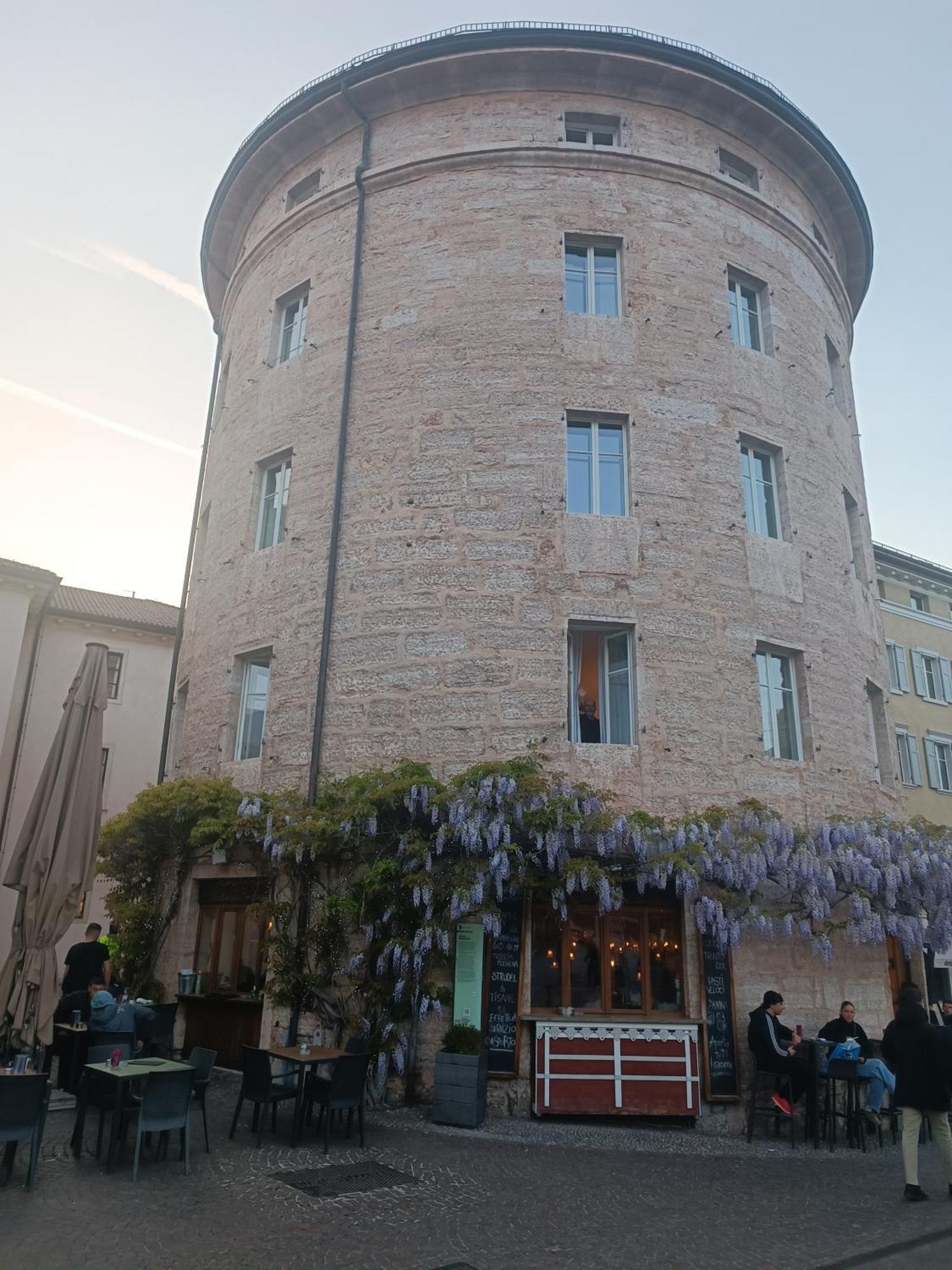 Hotel Torrione Trydent Zewnętrze zdjęcie